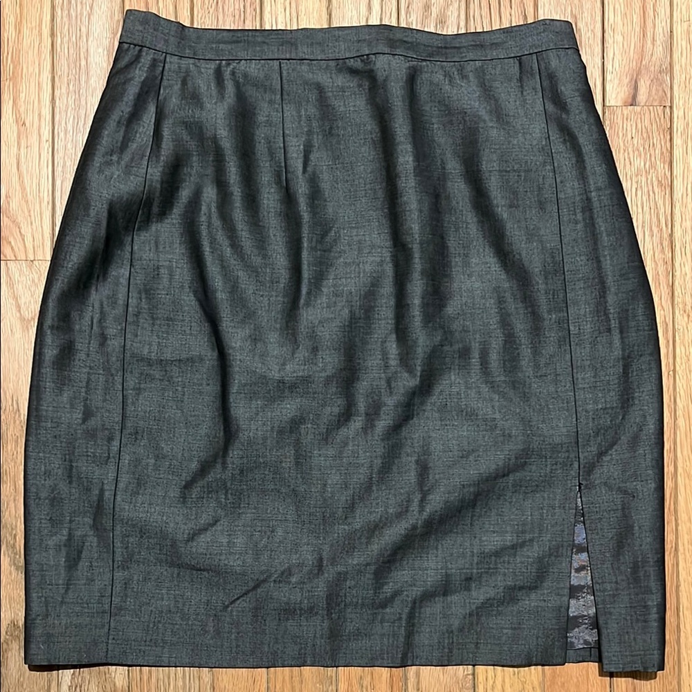 Ann Taylor Size 12 Gray Knee-length Pencil Skirt with Slit for Work